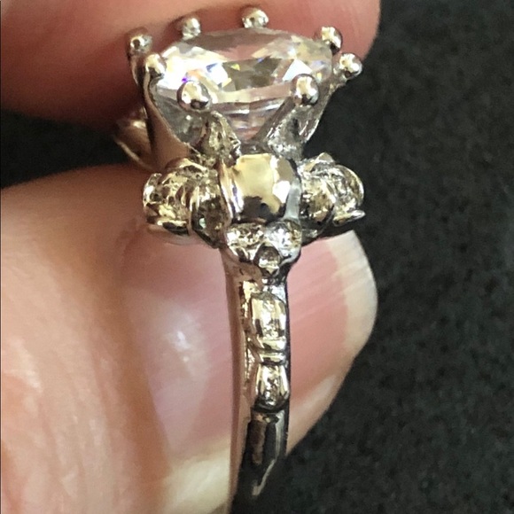 🔥 Skull and Rose .925 Sterling Gem Ring 🔥 - Picture 4 of 7